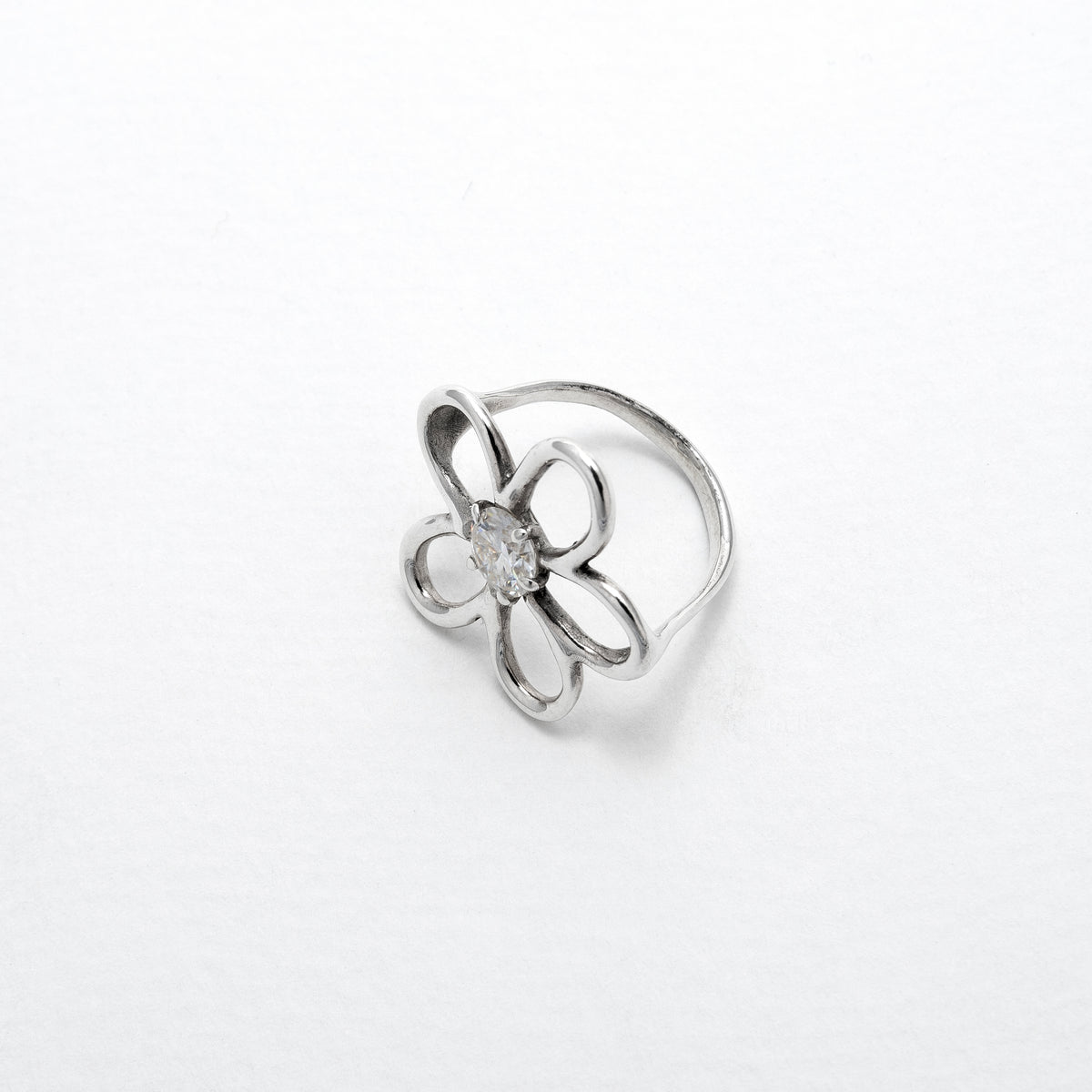 Bague Éveil en argent 925, fleur serti de pierres d'intention vue dessus — Collection Éclosion