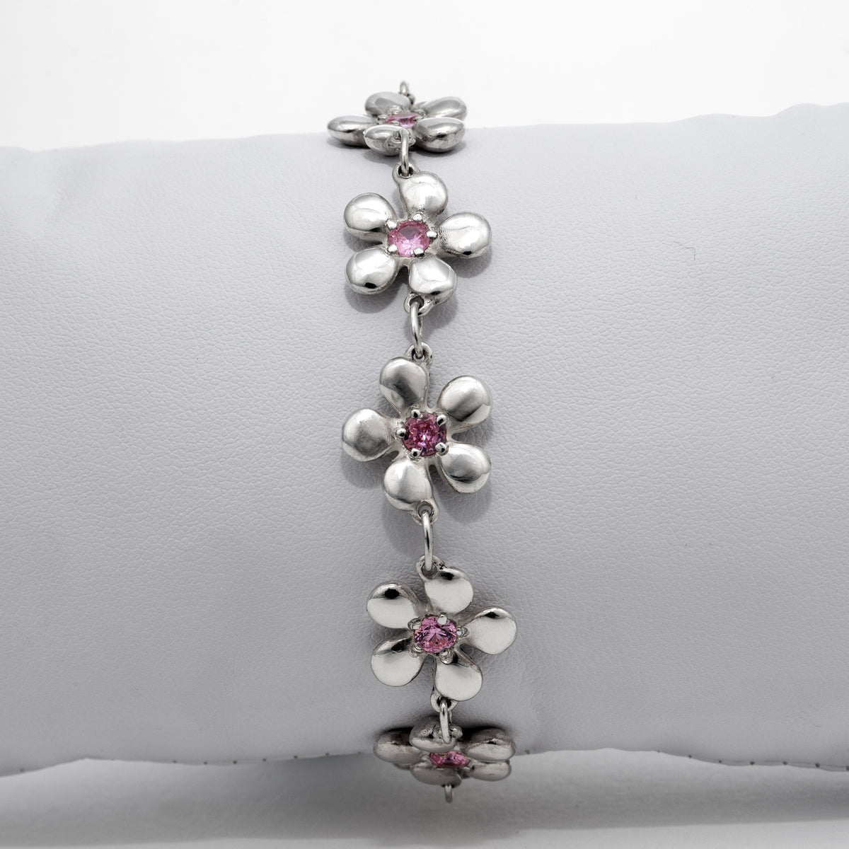 Bracelet Harmonie en argent 925, fleur serti de pierres d'intention, face — Collection Éclosion