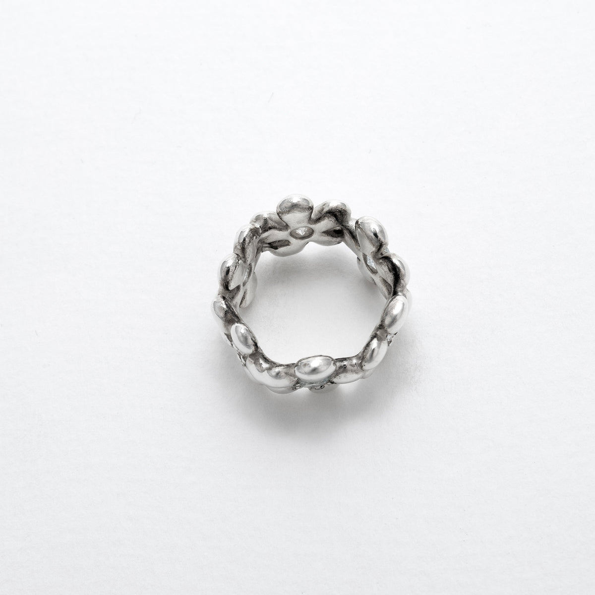 Bague Compassion en argent 925, fleur serti de pierres d'intention vue dessus — Collection Éclosion