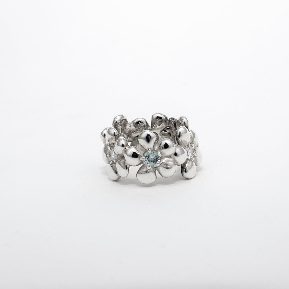 Bague Compassion en argent 925, fleur serti de pierres d'intention face — Collection Éclosion