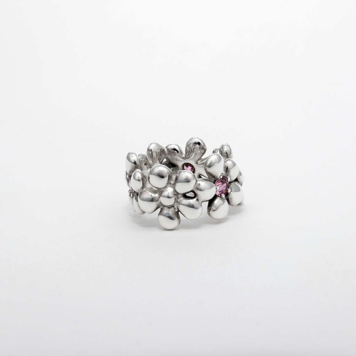 Bague Connexion en argent 925, fleur serti de pierres d'intention face— Collection Éclosion