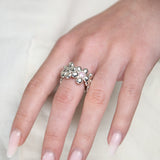 Bague Connexion en argent 925, fleur serti de pierres d'intention porté — Collection Éclosion