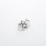 Ear cuff Intuition en argent 925, fleur serti de pierres d'intention, moissanite— Collection Éclosion